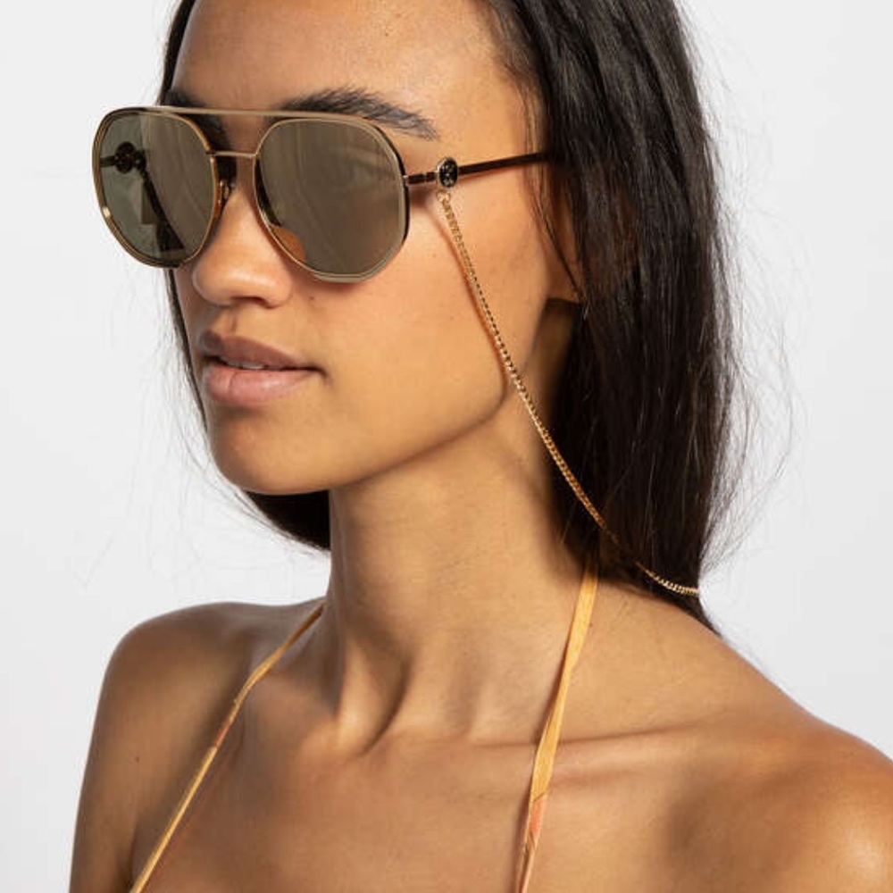 NWOT Moschino Round Sunglasses in gold